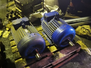 С электродвигателя и остатки складов