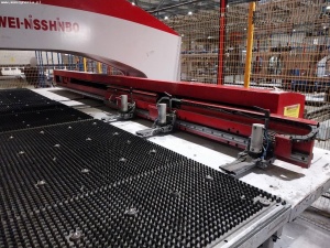 Револьверный координатно-пробивной пресс YAWEI NISSHINBO HPI 3048