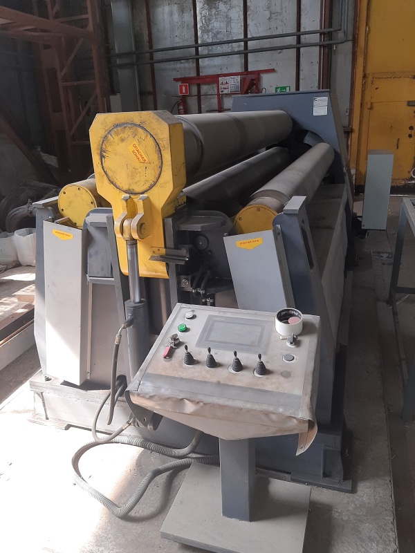 четырехвалковые вальцы с гидравлическим приводом ИБ2221Г - 12X2500 в рабочем состоянии, 2022 года выпуска