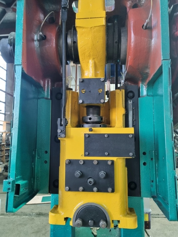 пресс кривошипный КД2128К