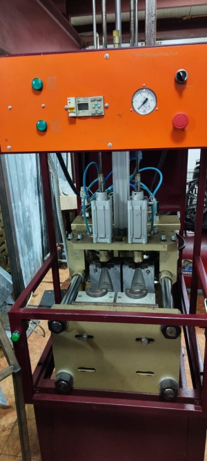 Универсальная выдувная машина к полуавтомату «ПАВ 600-У 16 Атм»