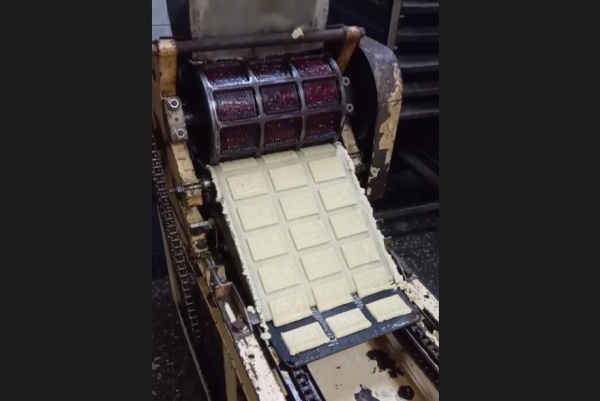 Ротационная машина для формовки сахарного печения