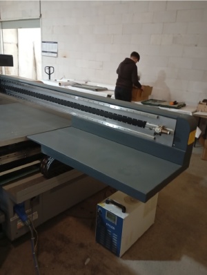 Ультрафиолетовый широкоформатный принтер Docan H3000RM