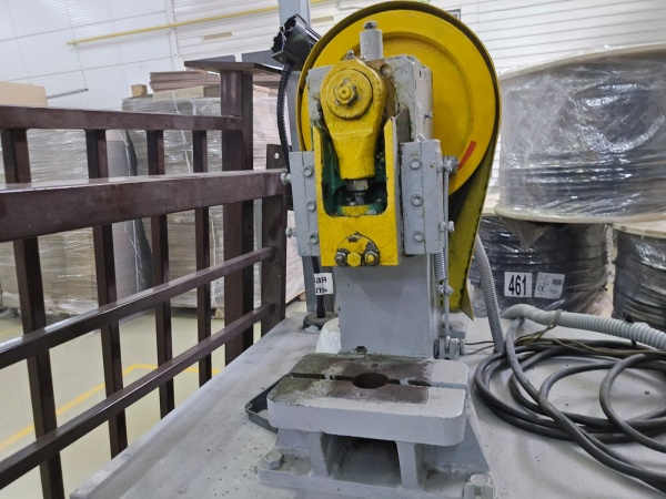 Продаётся эксцентриковый пресс усилие 0,5 тонн