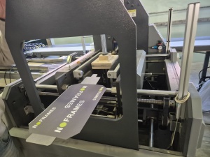 Полуавтомат для оклейки лайнером коробок крышка-дно из переплетного картона