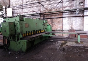 Гильотинные ножницы НА3222 – 16Х3150