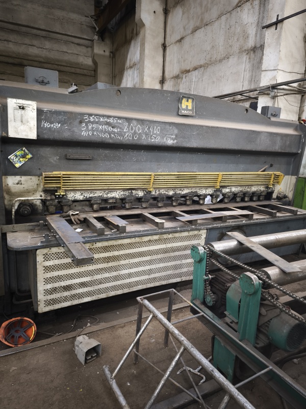 Продаём гидравлические гильотинные ножницы модели HSL3013 – 13Х3050, 2008 года выпуска