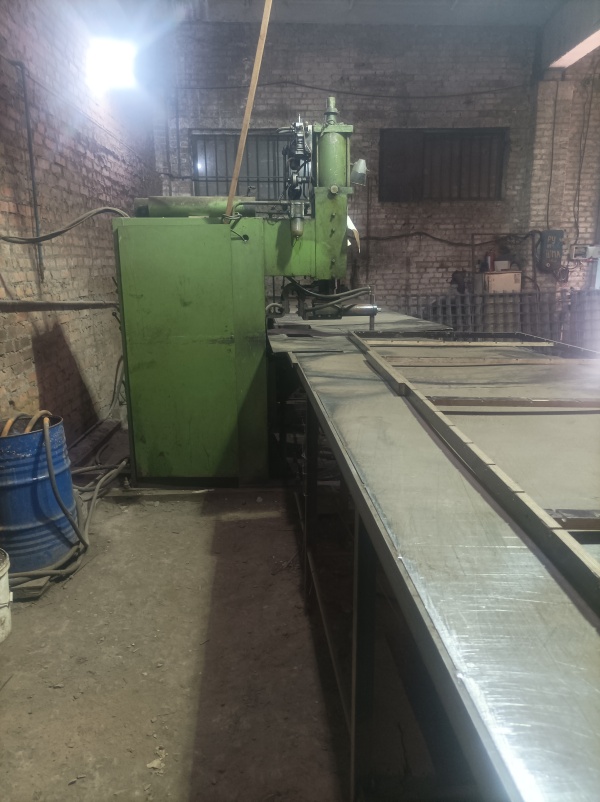 машина точечной сварки МТ 4019