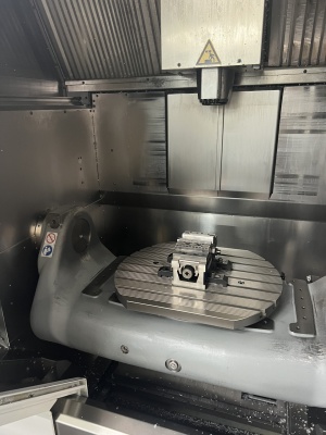 5-осевой вертикальный обрабатывающий центр HERMLE C 400 U