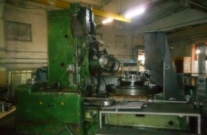 Зубофрезерный вертикальный станок TOS FO-16