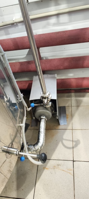 Буферная ёмкость для хладагента (пропиленгликоль) 2200 л AISI 304, утеплённая, вертикальная