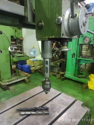 Радиально-сверлильный станок 2к52