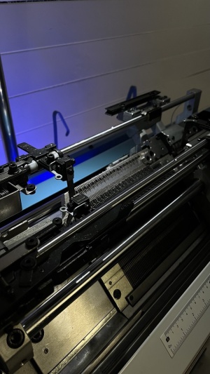 Станок по пошиву перчаток