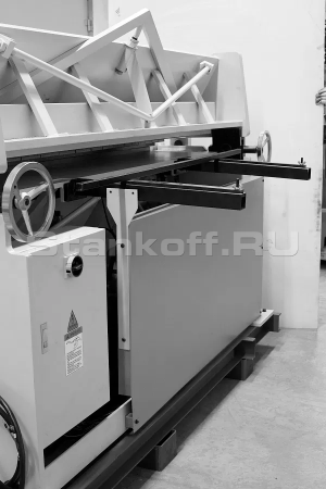 Гидравлический листогибочный пресс HW1300x3,5