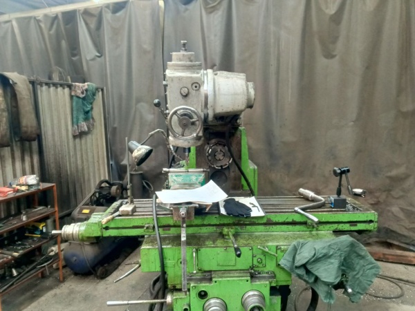 Продаём универсально-фрезерный станок модели 6Р82Ш