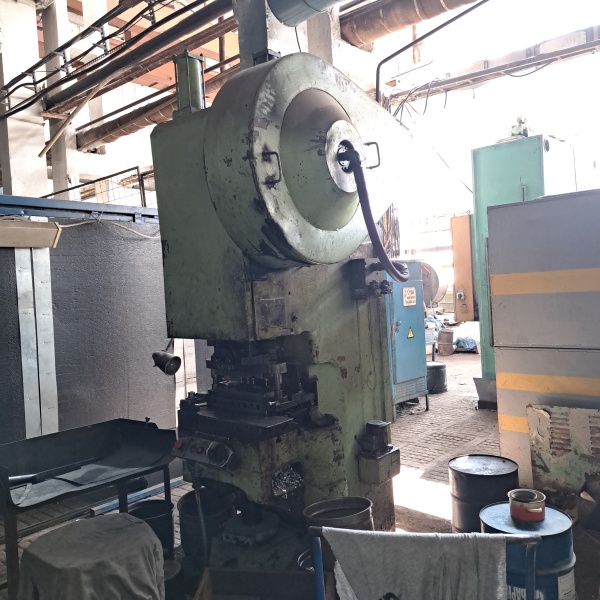 Продаётся кривошипный пресс с передвижным столом К1426