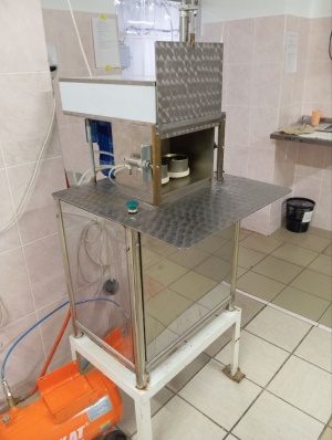 Вакуумно-закаточная машина ВЗМ-1