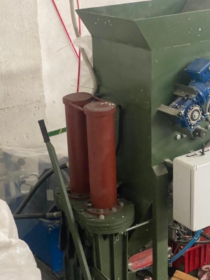 Вертикальний компактор пінополістиролу КПВ-600 – Стан нового! Пресс-компактор для прессования отходов (пенопласта, пластика)