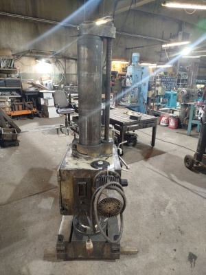 Радиально-сверлильный станок 2К52 (СССР)