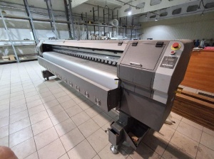 Широкоформатный сольвентный рулонный принтер Magellan C8