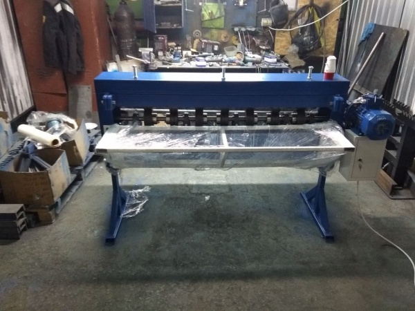 Станок для нанесения ребер жесткости Z1300