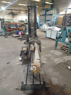 Радиально-сверлильный станок 2К52 (СССР)