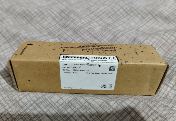 Ультразвуковой датчик расстояния UC500-30GM70-2E2R2-V15