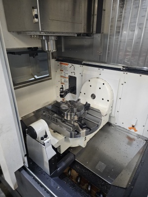 Вертикальный 5-ти осевой (4+1) фрезерный обрабатывающий центр модель VCenter - AX630 (VICTOR TAICHUNG MACHINERY WORKS CO.,LTD)