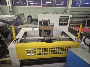 Полуавтомат для сборки пеналов