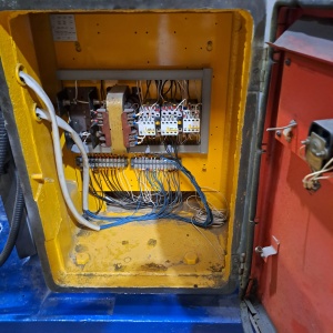 вертикально-фрезерный станок вм127М 1991