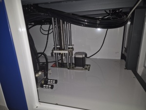 Полуавтоматическая машина для загибки клапанов на нестандартных коробках