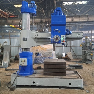 Радиально-сверлильный станок 2А554 в рабочем состоянии