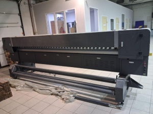 Широкоформатный сольвентный рулонный принтер Magellan C8