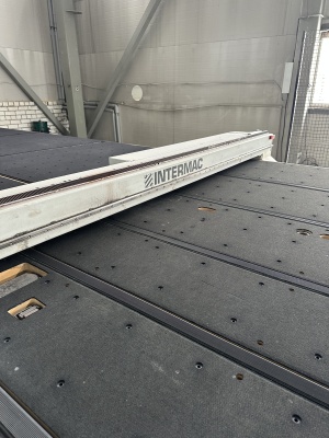 Линия резки стекла INTERMAC Genius 37 CT-A. Три стола - загрузки, раскроя и разлома