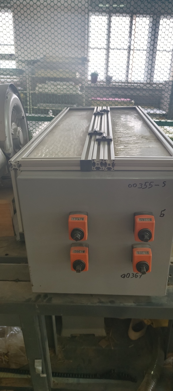 Станок для выборки пазов в сером картоне (Gray board slotter/Grooving machine)