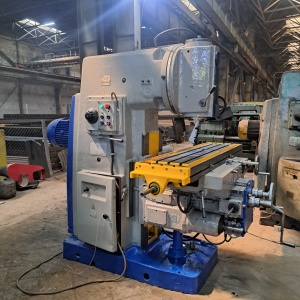 Продаётся вертикально-фрезерный станок ВМ127М