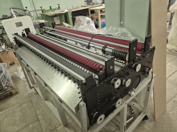 Станок продольно-поперечной резки рулонных материалов