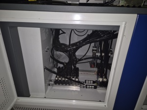 Полуавтоматическая машина для загибки клапанов на нестандартных коробках