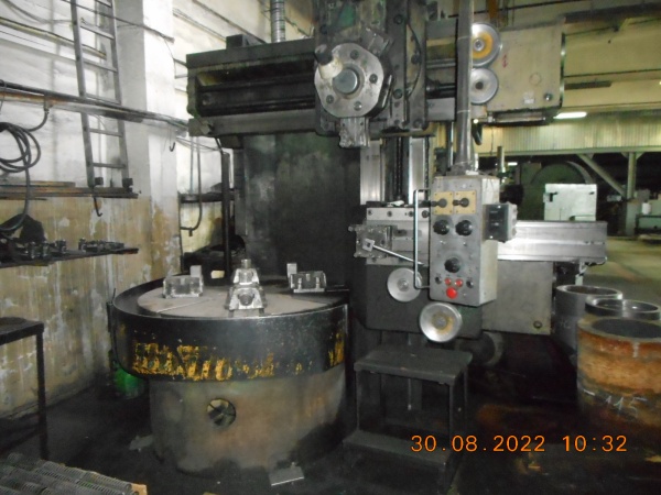 Токарно-карусельный станок модели 1516