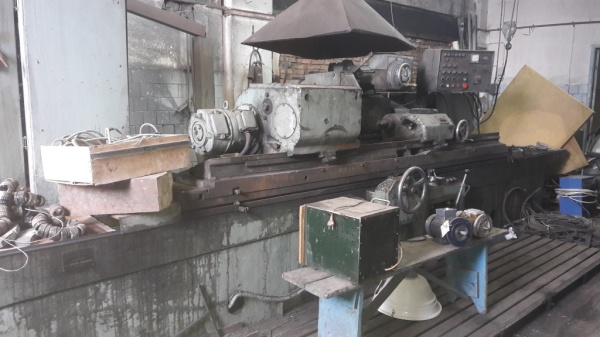 Круглошлифовальный станок 3М174