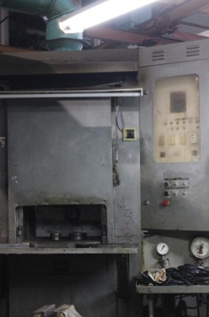 Пресс вулканизационный 250-600 4Э