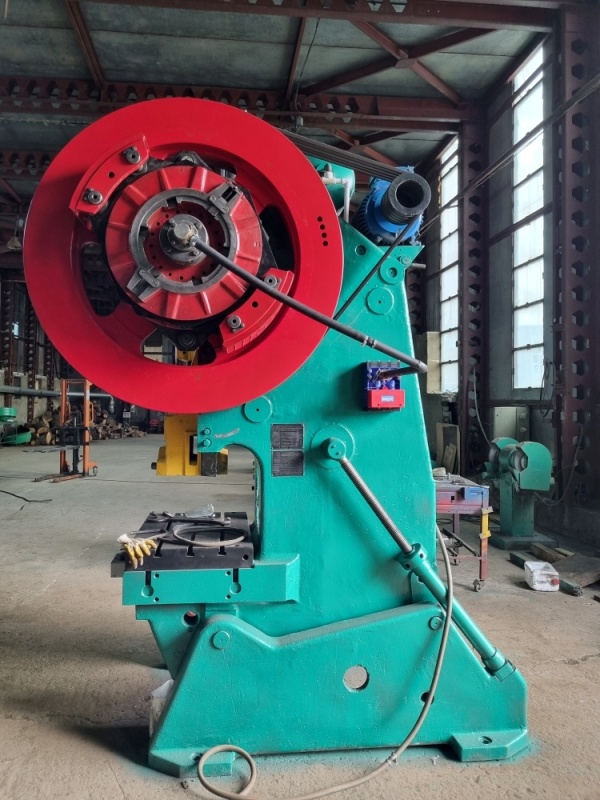 пресс кривошиный КЕ2330 100 т/с