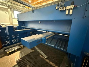 Гидравлические гильотинные ножницы BOSCHERT GIZELIS G-CUT 3013 CNC