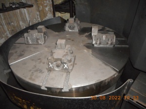 Токарно-карусельный станок модели 1516