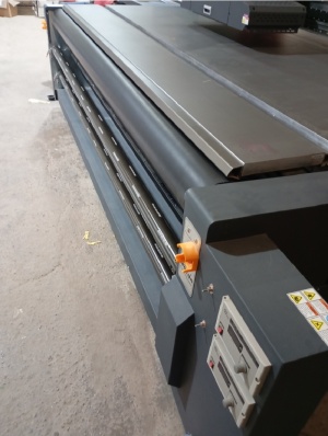 Ультрафиолетовый широкоформатный принтер Docan H3000RM