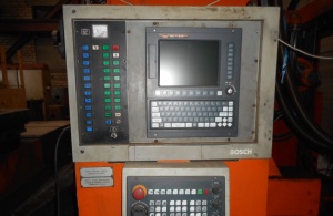 Горизонтально-фрезерный станок ИР800ПМ1Ф4 в рабочем состоянии