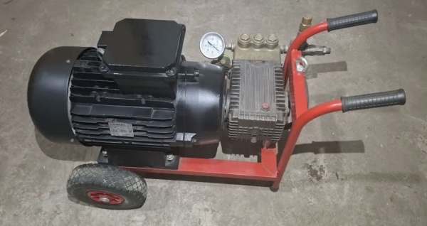 Насос опрессовочный электрический 500 бар