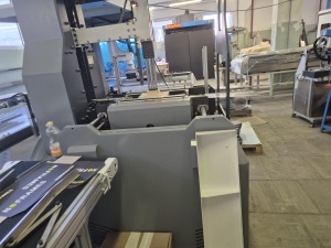 Полуавтомат для оклейки лайнером коробок крышка-дно из переплетного картона