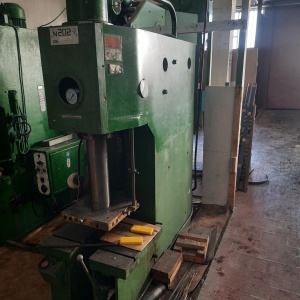 Продаём гидравлический пресс модели П6326 (40 тн усилия)