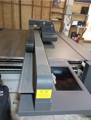 Ультрафиолетовый широкоформатный принтер Docan H3000RM